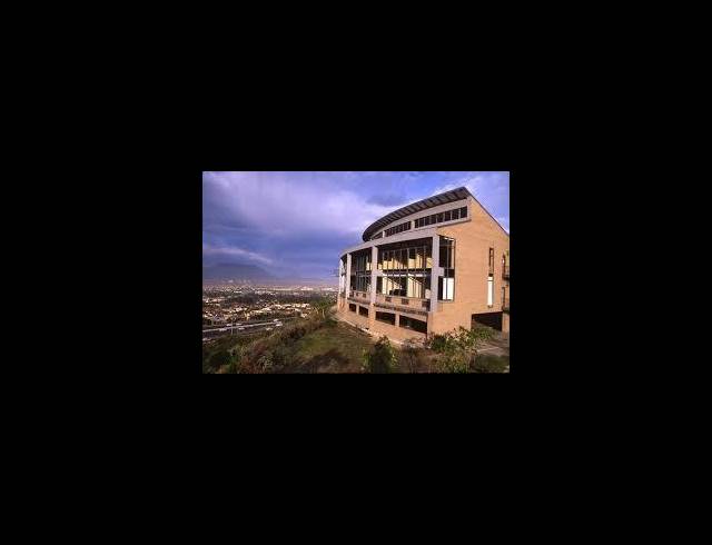689M² OFFICE RENTED IN PLATTEKLOOF